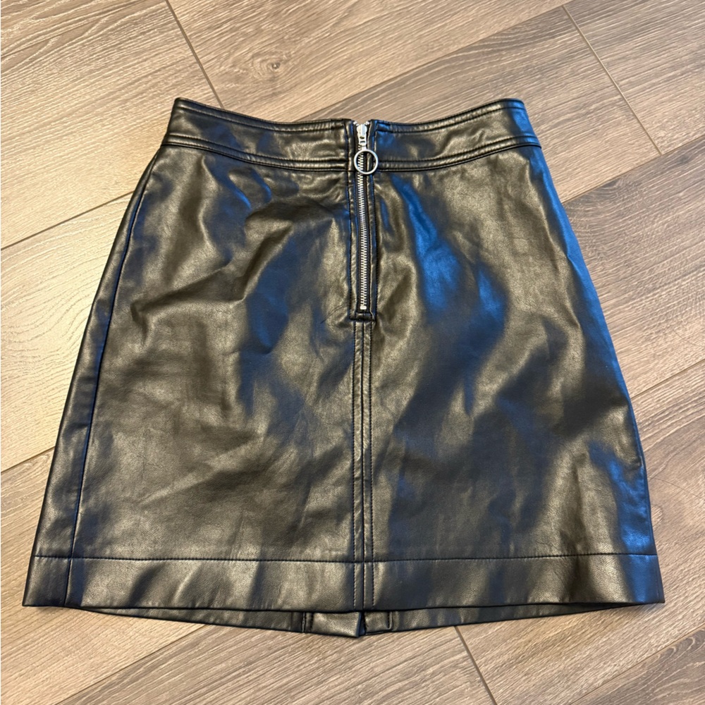 Wilfred Black Faux Leather Mini Skirt with Front Zip